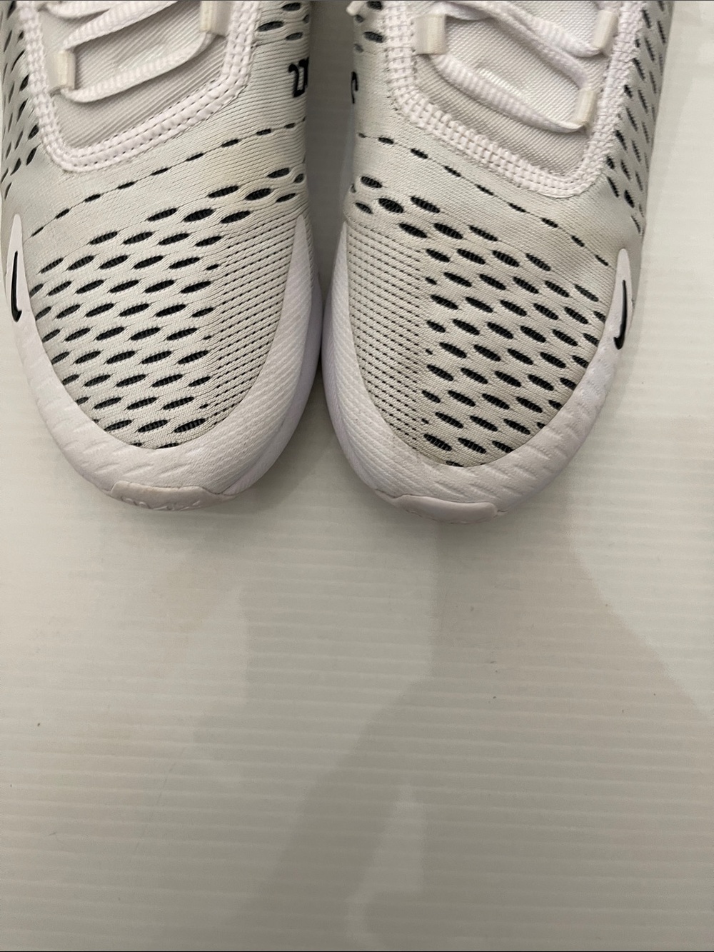 Nike Air Max 270 White/Black Athletic Running Sneakers Women’s Size 8 - Picture 8 of 14